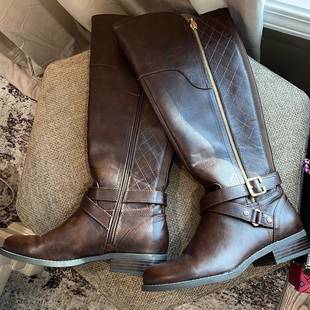 GBG Guess Boots size 8.5 LIKE NEW